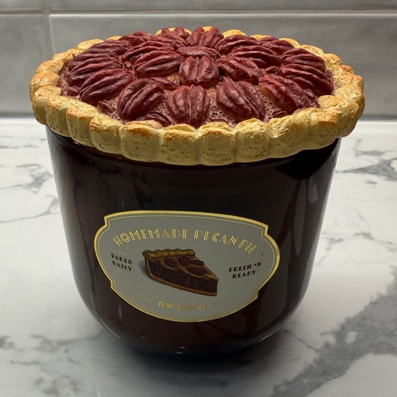 DW Home Other - DW Home homemade pecan pie 2 wick candle 13.9 oz new